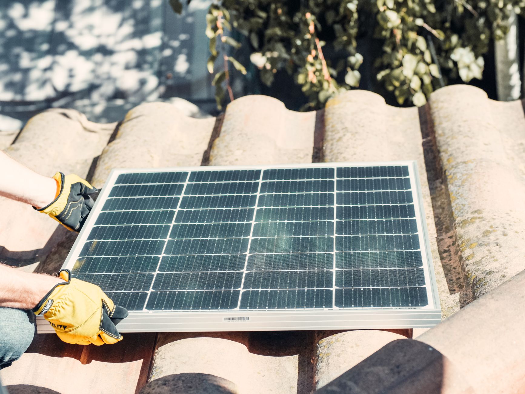 Installateur panneaux solaires équipe à Saint-Quentin